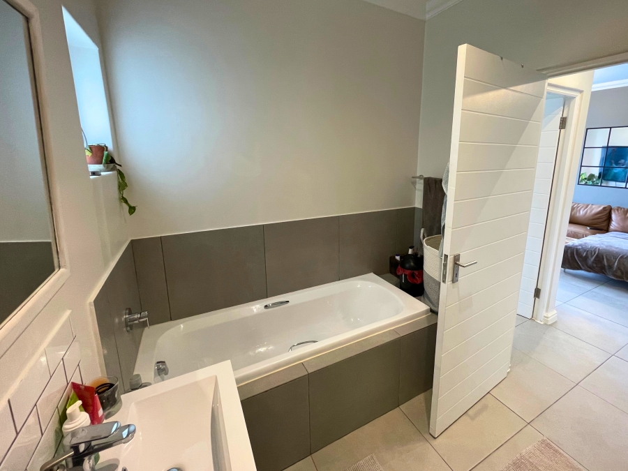 To Let 2 Bedroom Property for Rent in Langeberg Ridge Western Cape